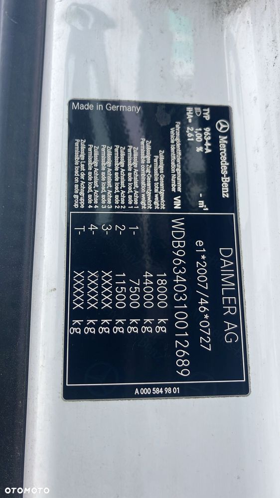 Mercedes-Benz ACTROS - 11