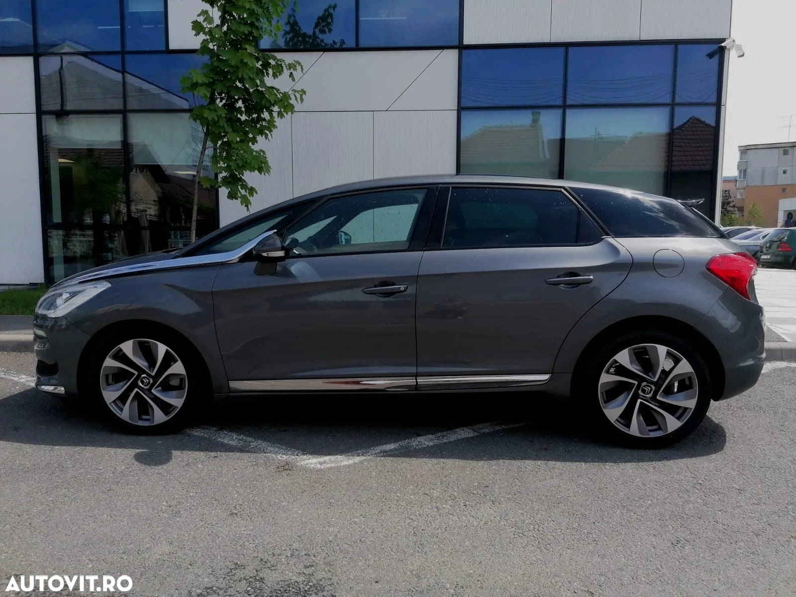 Citroën DS5 HDi 165 Aut. SportChic - 4