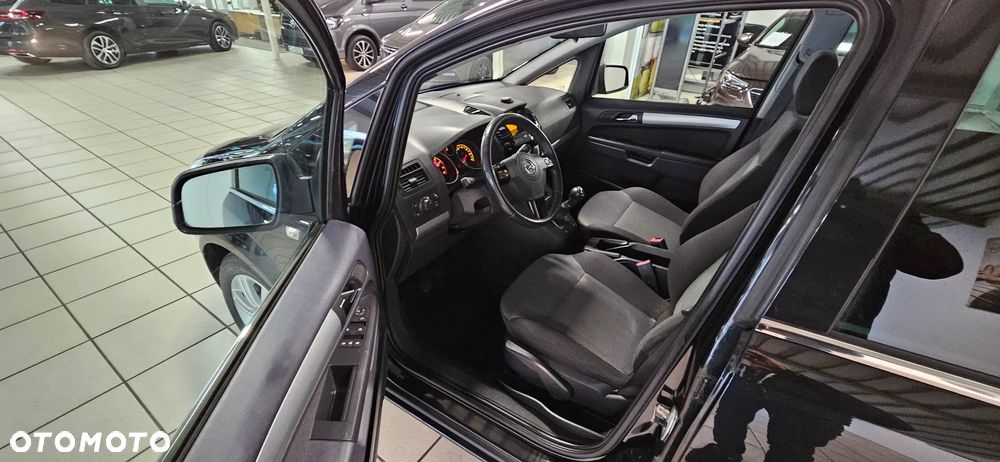 Opel Zafira 1.8 Family - 8