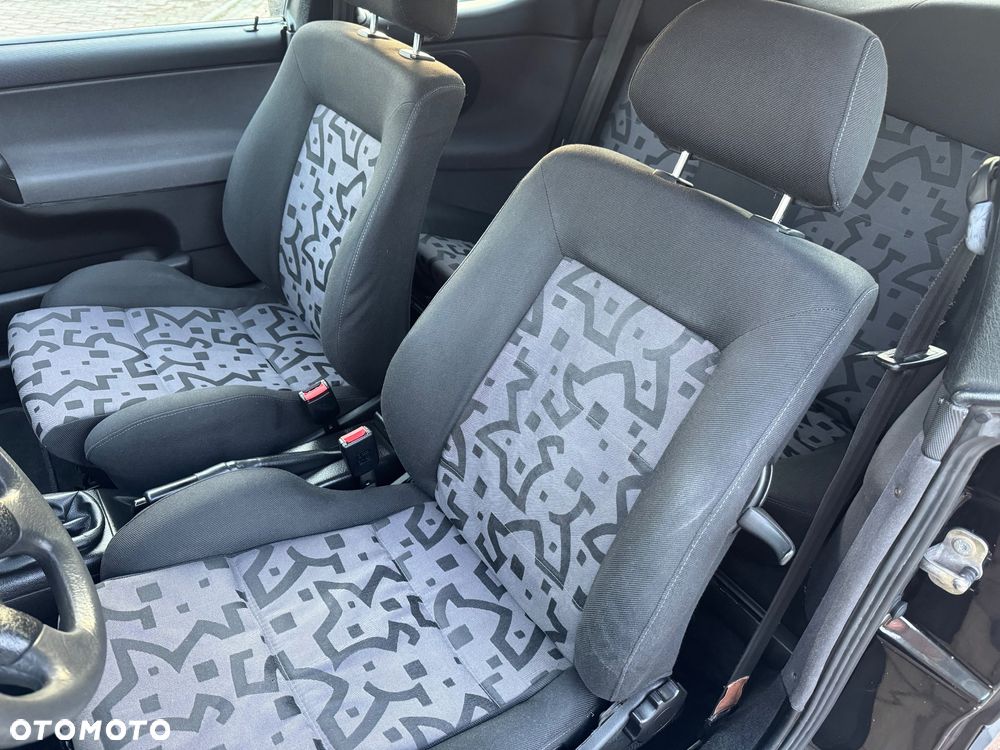 Volkswagen Golf - 10