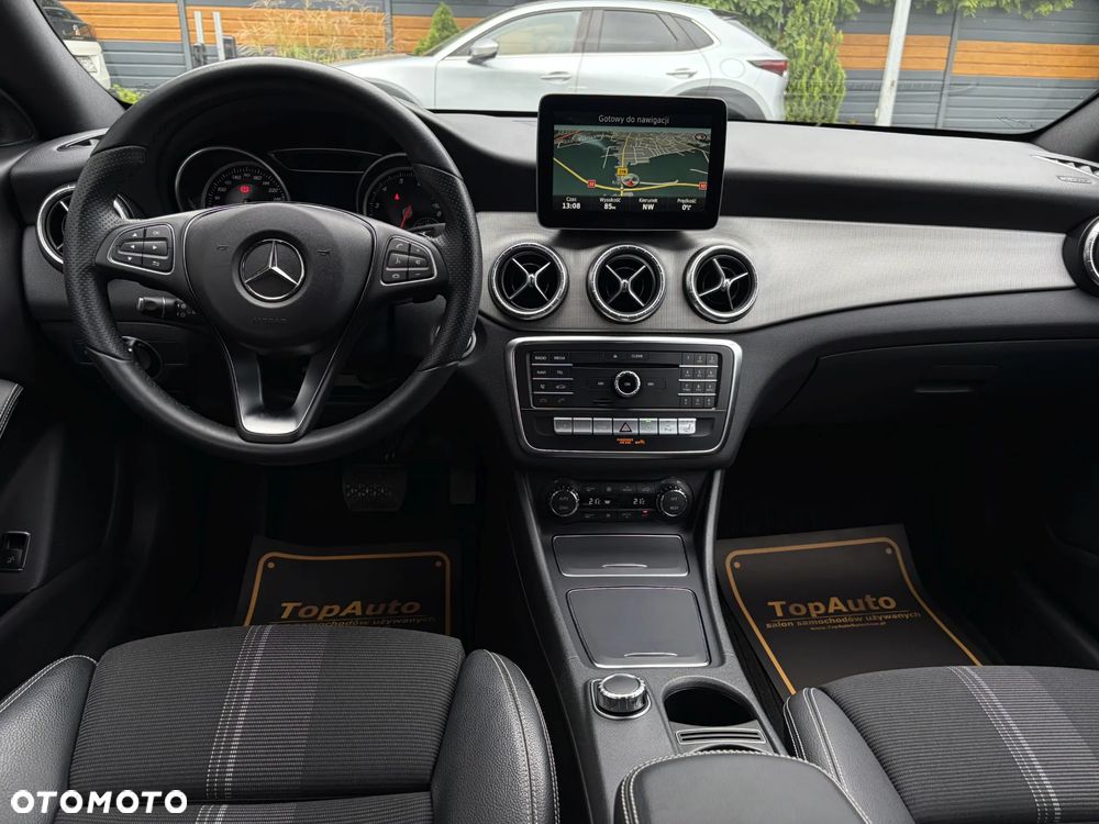 Mercedes-Benz CLA 200 7G-DCT - 34
