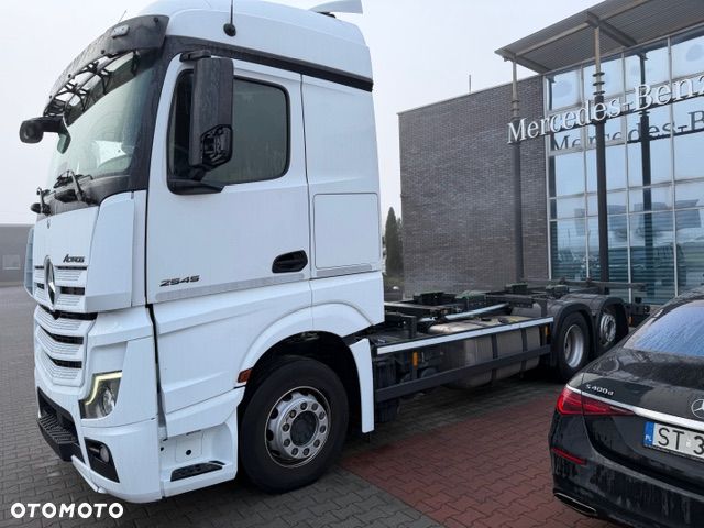 Mercedes-Benz 2545 - 4