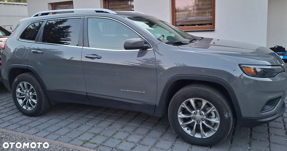Jeep Cherokee - 15