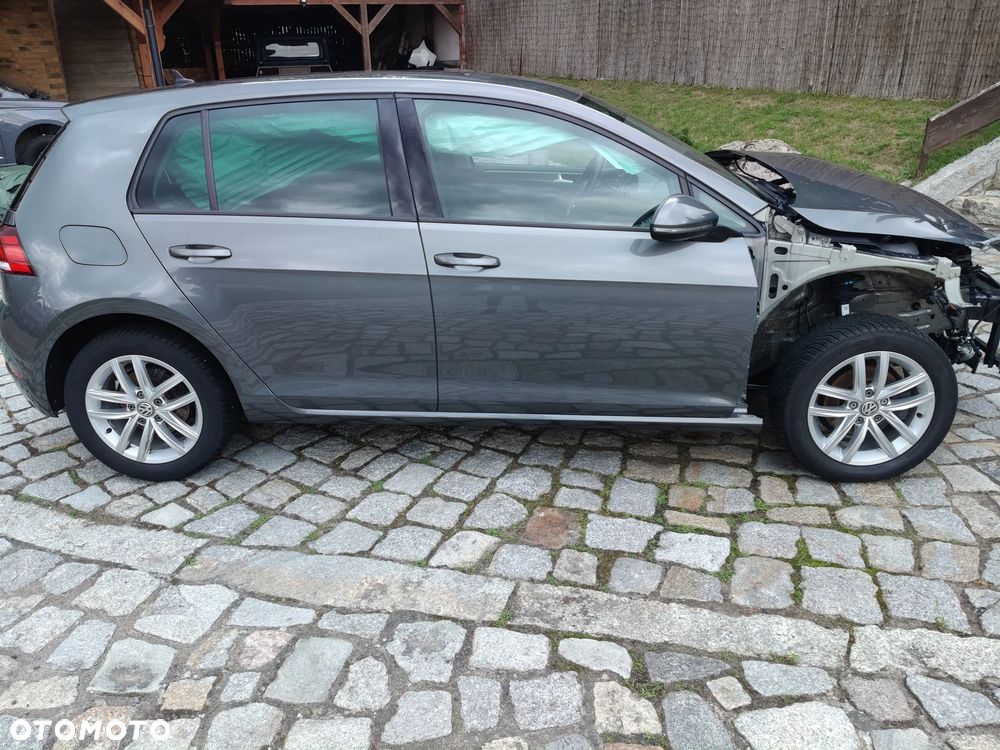 Volkswagen Golf - 4