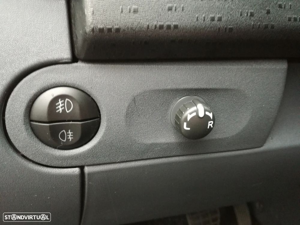 Mitsubishi Colt - 16