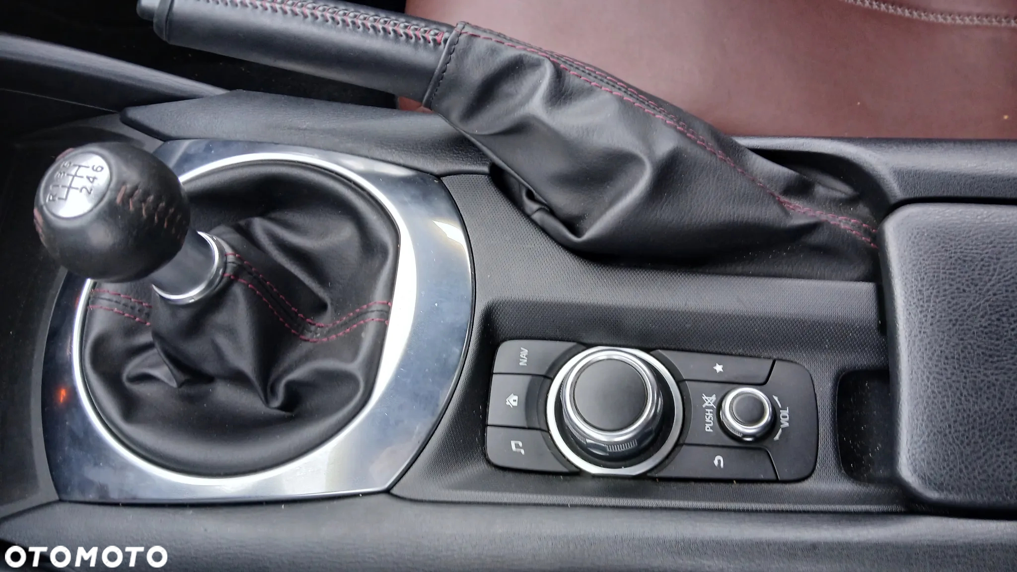 Mazda MX-5 SKYACTIV-G 160 SAKURA - 22