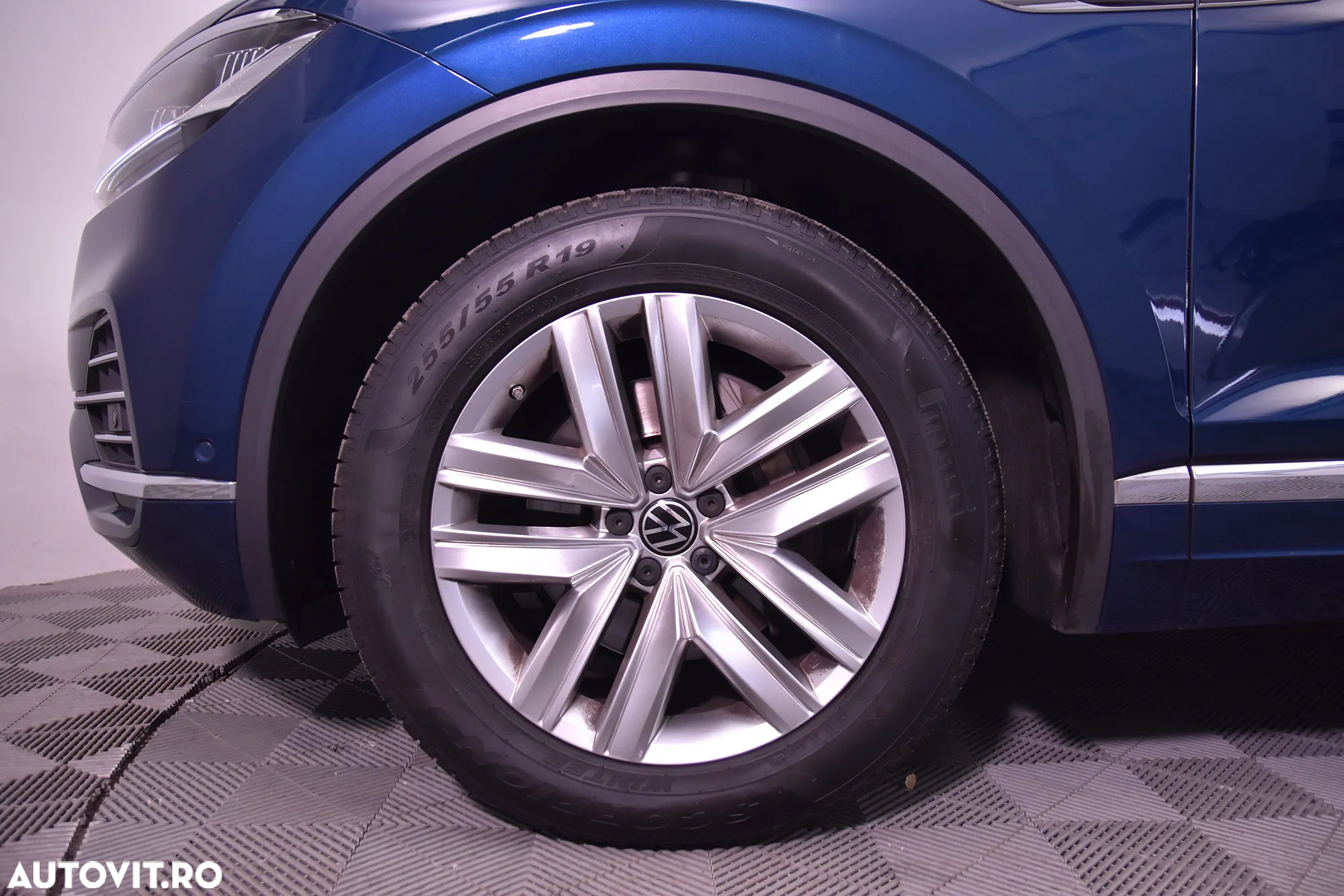 Volkswagen Touareg - 13