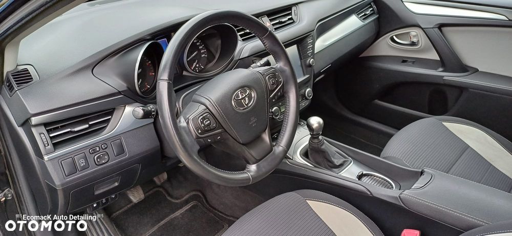 Toyota Avensis 2.0 D-4D Premium - 11
