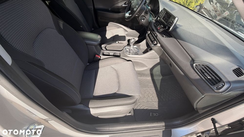 Hyundai i30 - 23