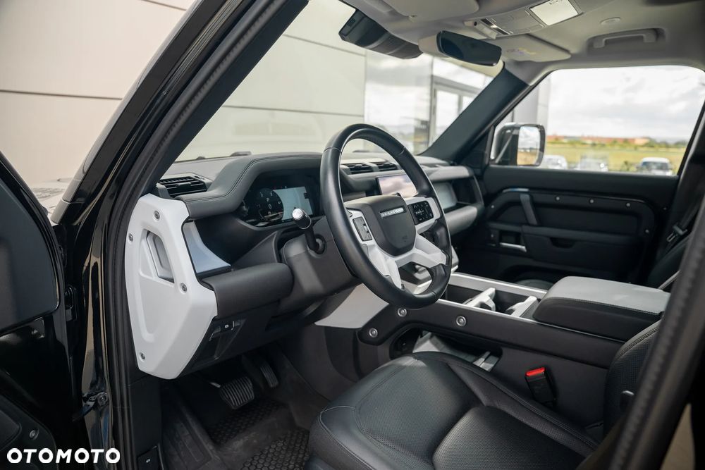 Land Rover Defender - 11