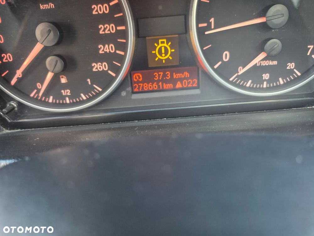 BMW Seria 3 318i - 22
