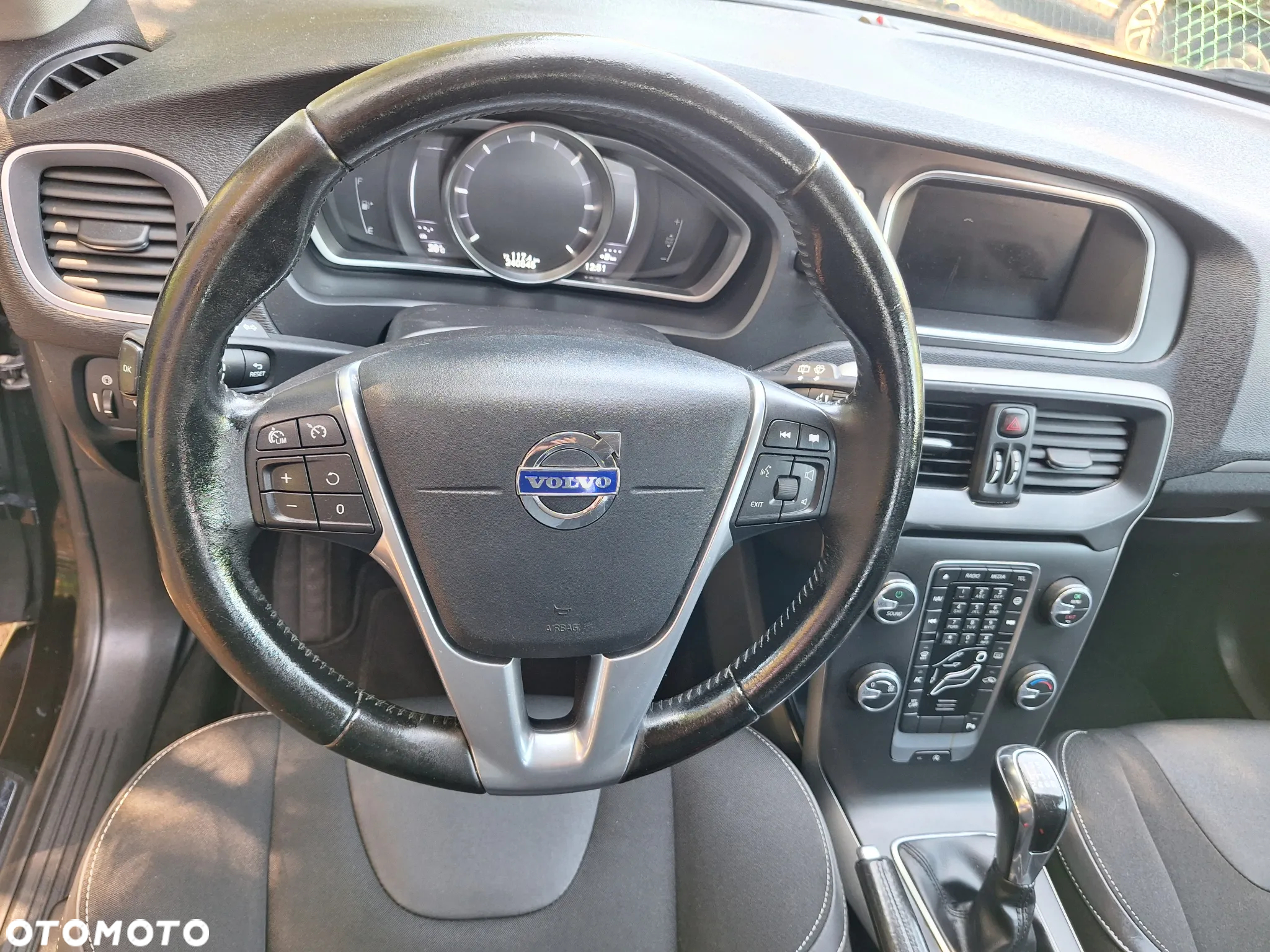 Volvo V40 D2 Summum - 24