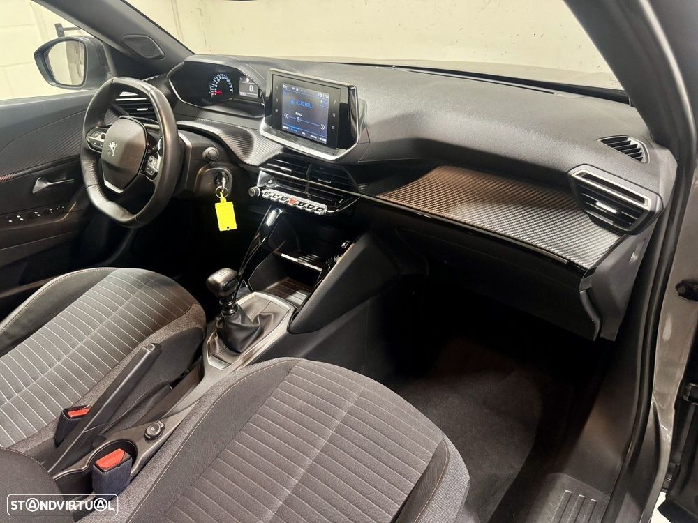 Peugeot 2008 1.2 PureTech Active Pack — fotografia 21