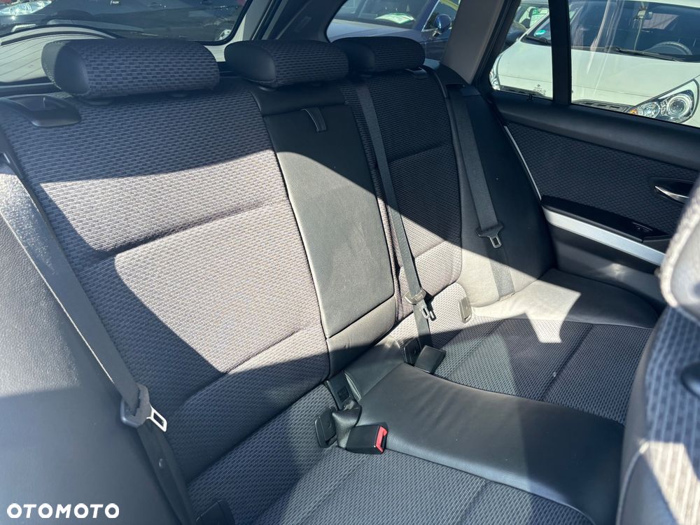 BMW Seria 3 320d - 31