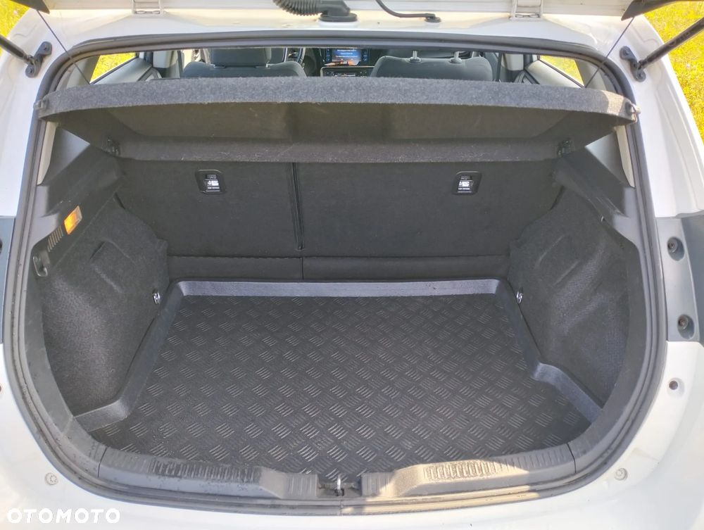 Toyota Auris 1.6 Premium - 12