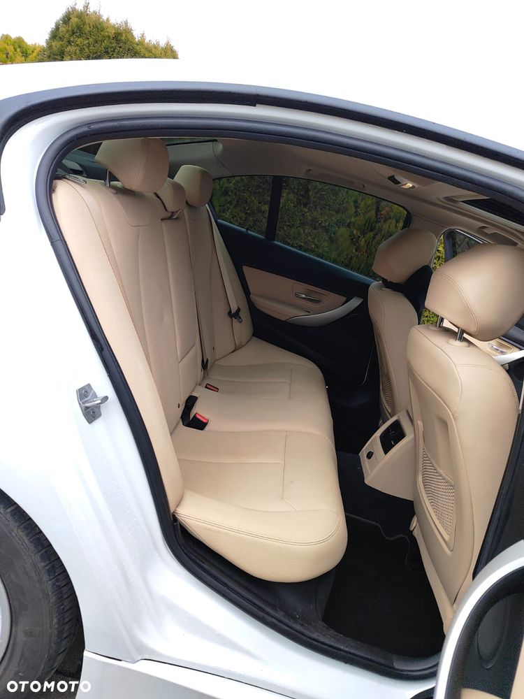 BMW Seria 3 320i xDrive Edition Luxury Line Purity - 14