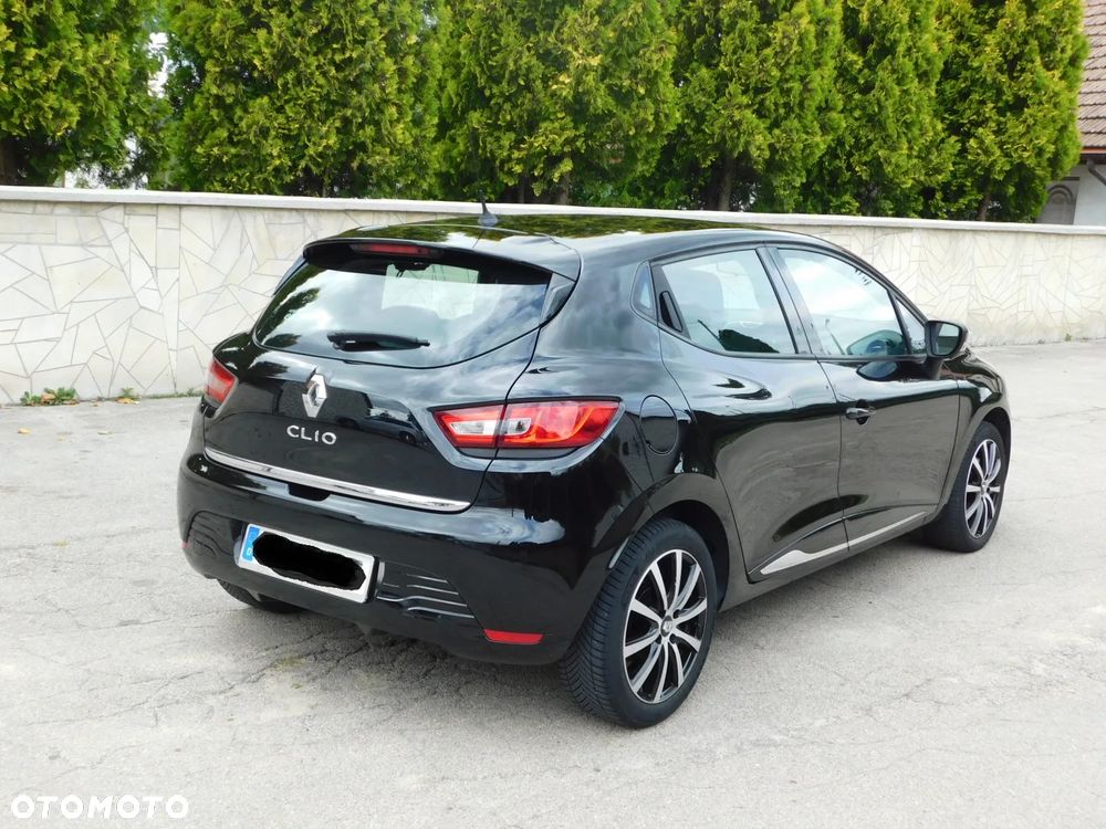 Renault Clio 1.2 16V 75 LIMITED - 8