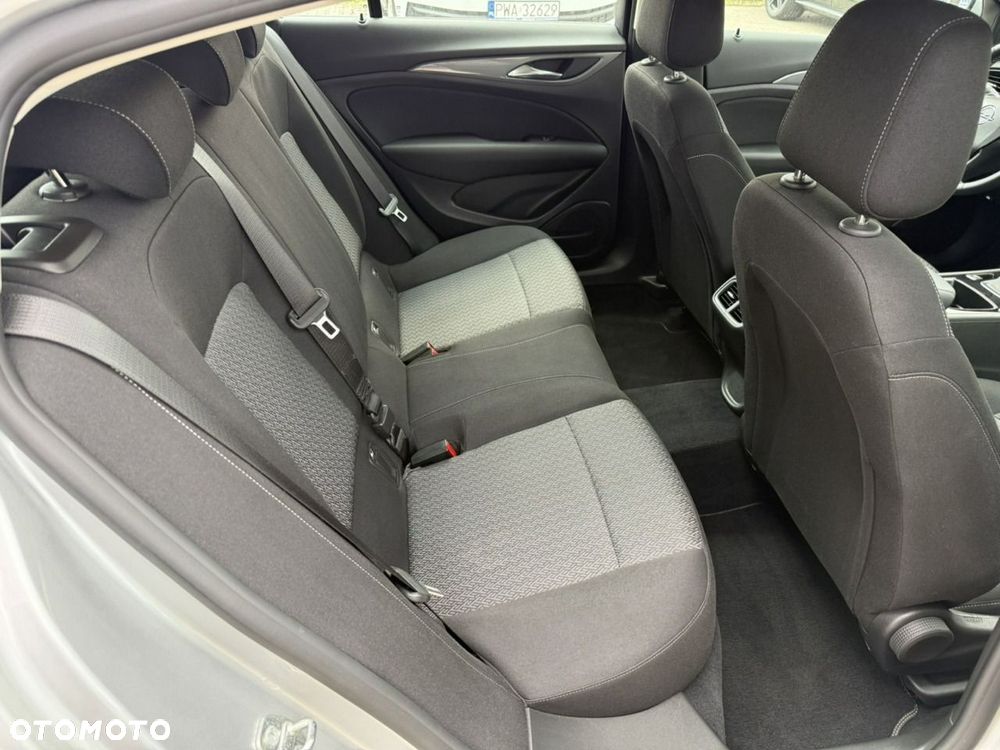 Opel Insignia - 22