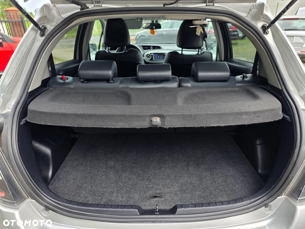 Toyota Yaris 1.5 VVT-i Lounge - 31