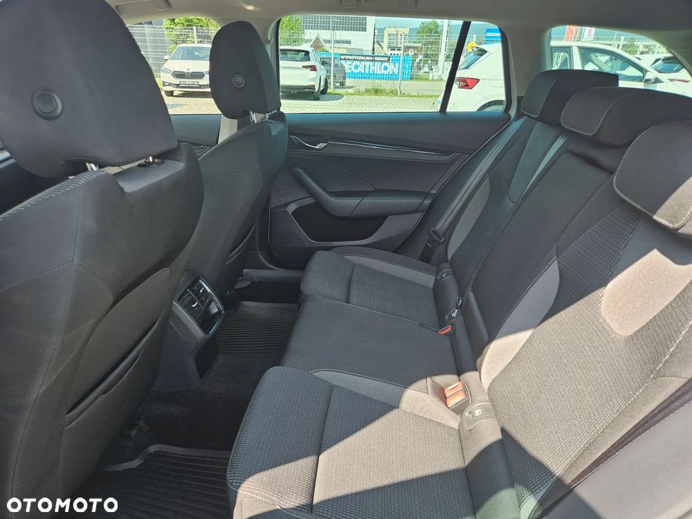 Skoda Octavia 2.0 TDI Ambition DSG - 12