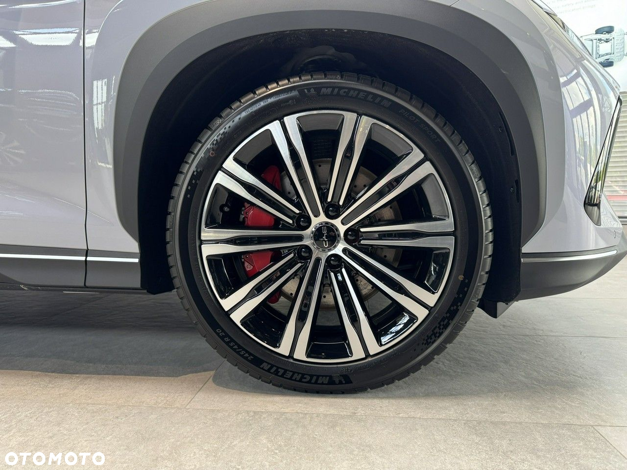 BYD Sealion 7 - 9