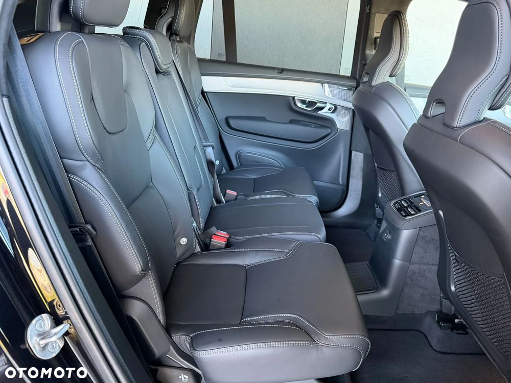 Volvo XC 90 T8 AWD Plug-In Hybrid Ultra Black Edition 7os - 12