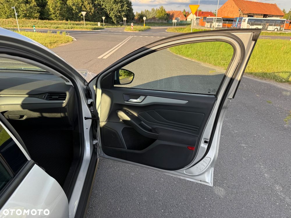 Ford Focus 1.5 TDCi Trend PowerShift - 19