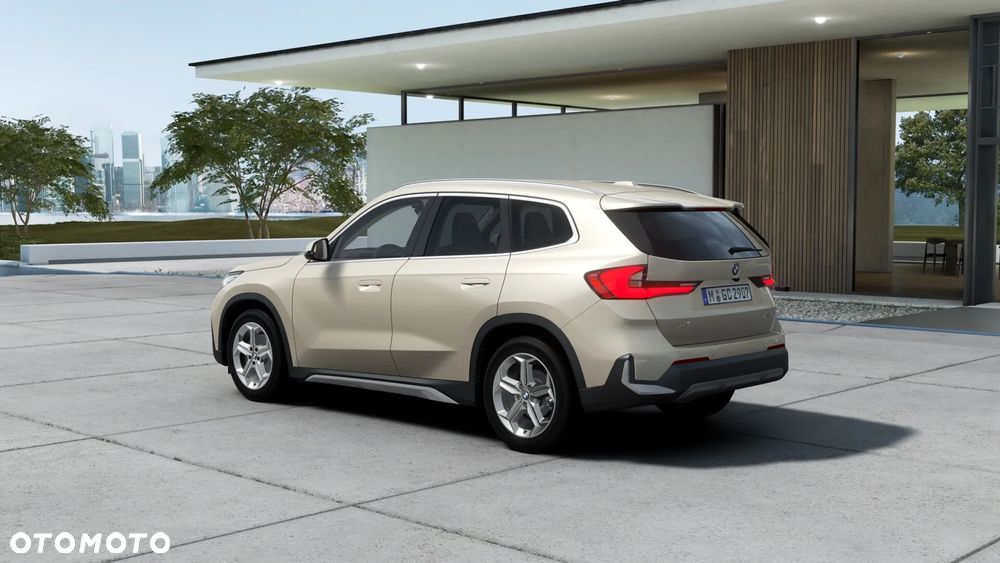 BMW X1 sDrive18i xLine - 3