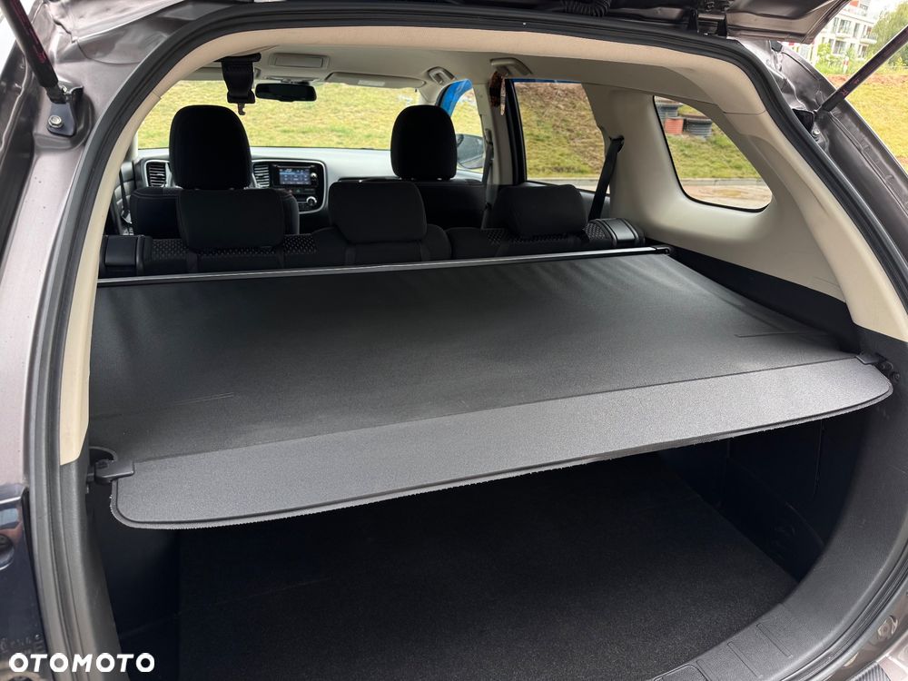Mitsubishi Outlander 2.0 2WD CVT Spirit - 17