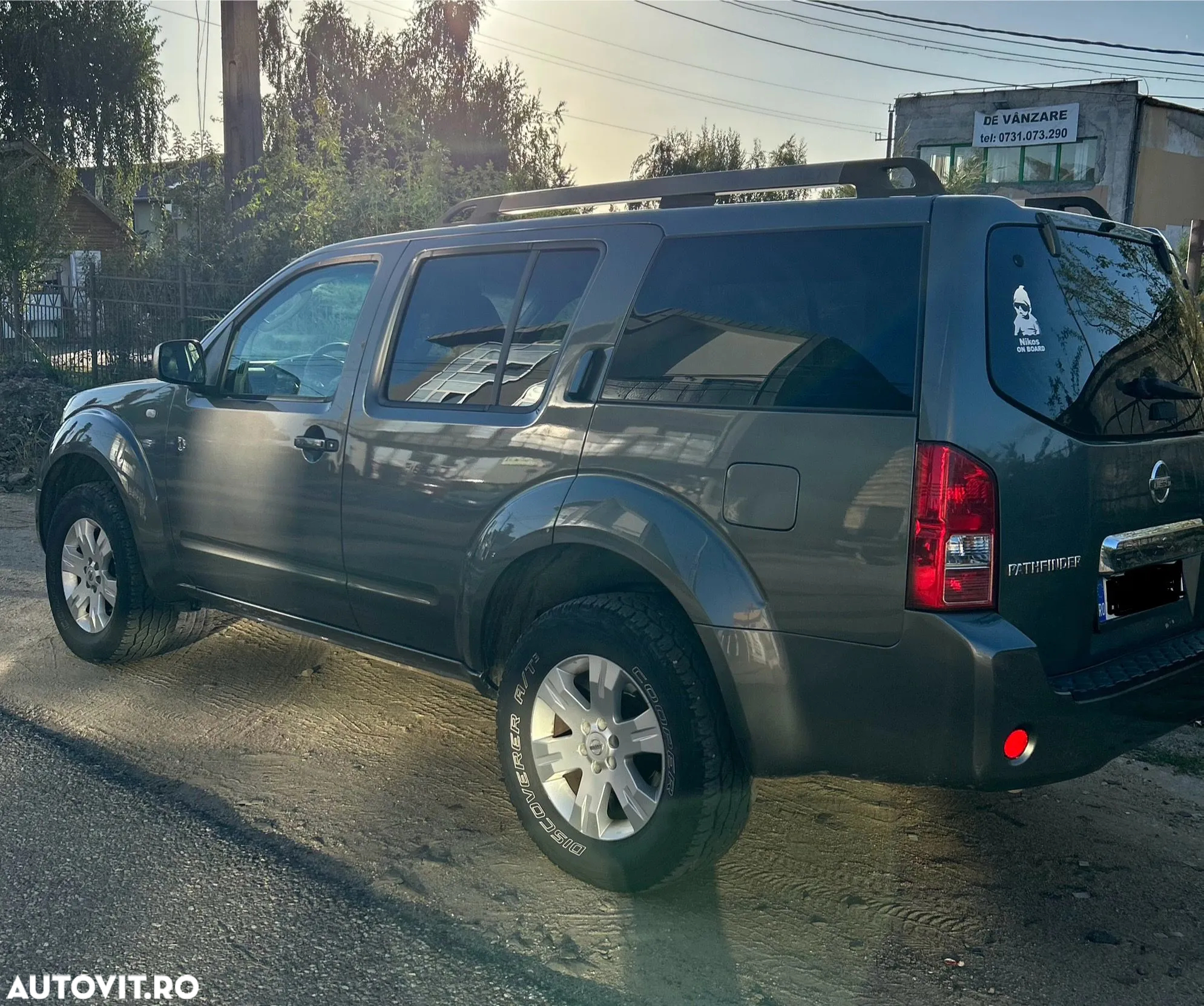 Nissan Pathfinder - 5