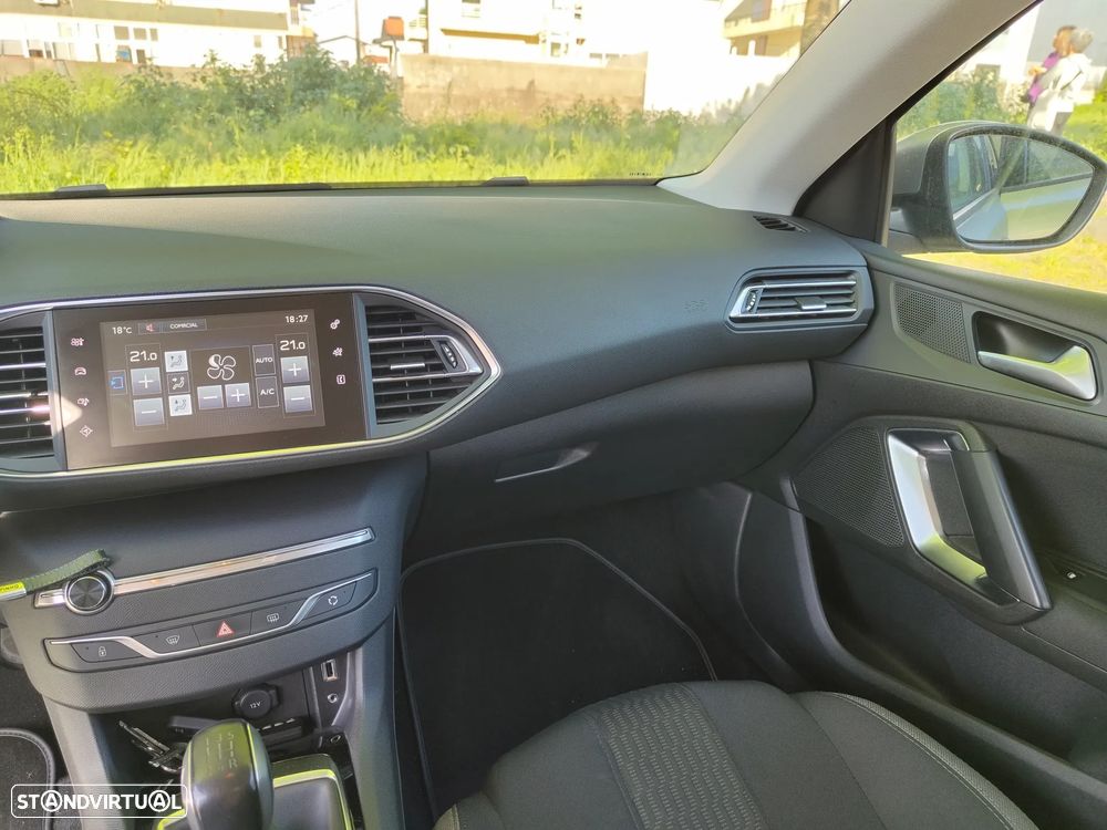 Peugeot 308 1.6 BlueHDi Style - 28