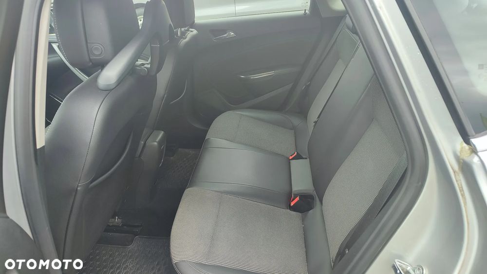 Opel Astra IV 1.7 CDTI Cosmo - 11