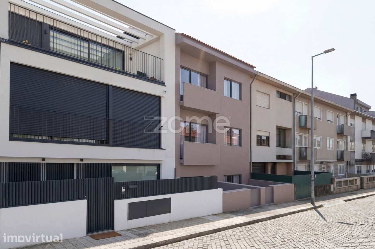 Apartamento T2 novo, com terraço, em Aldoar. - Grande imagem: 2/15