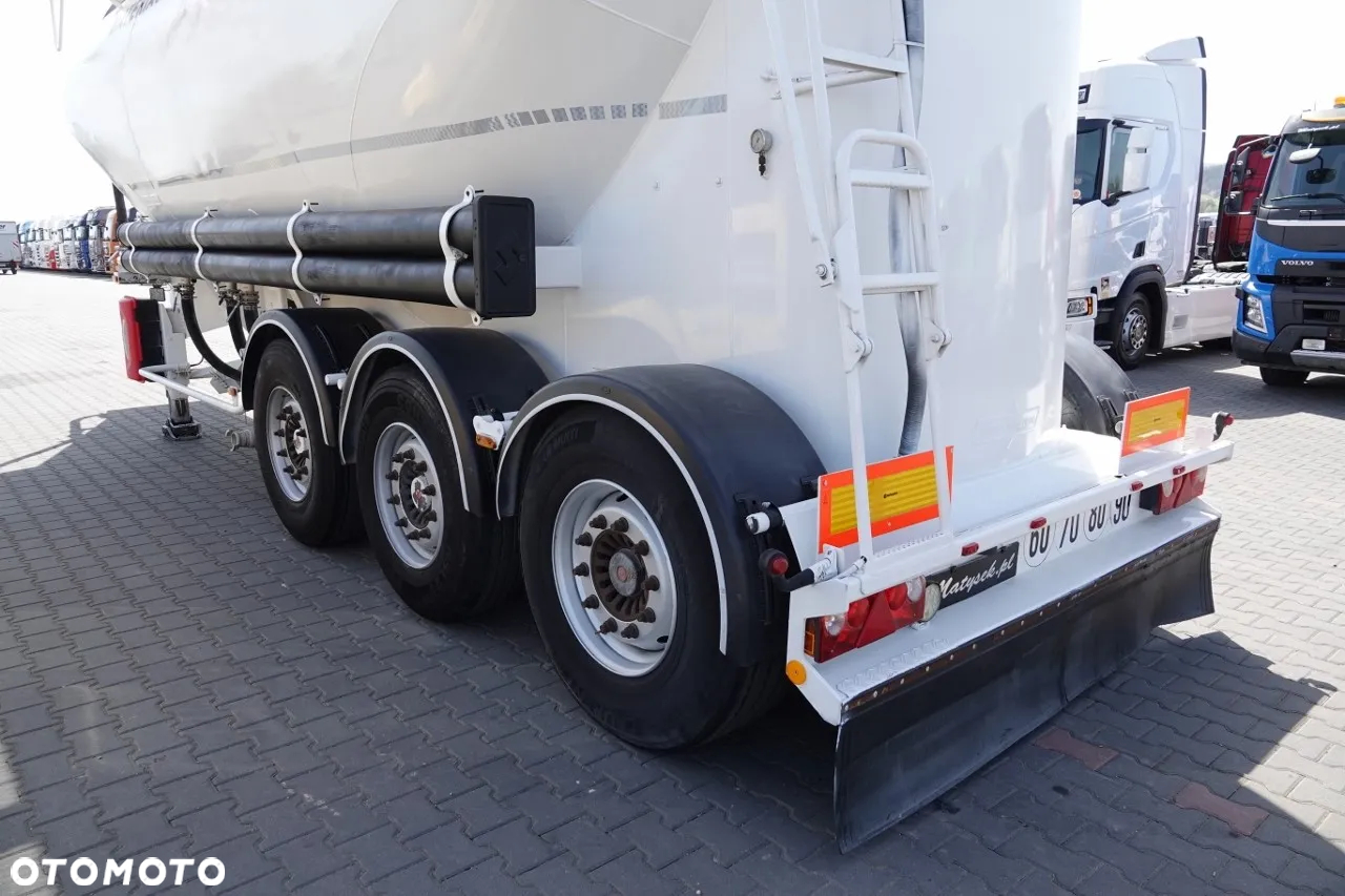 Spitzer CEMENTONACZEPA / 34 000 L / SILOS / 3 KOMORY / OSIE SAF - 10