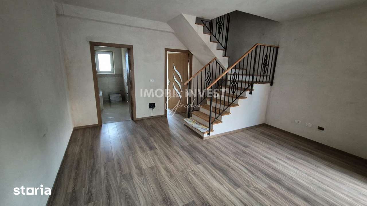 EXCLUSIVITATE! Apartament pe 3 niveluri, 4 camere, Aiud — fotografia 1