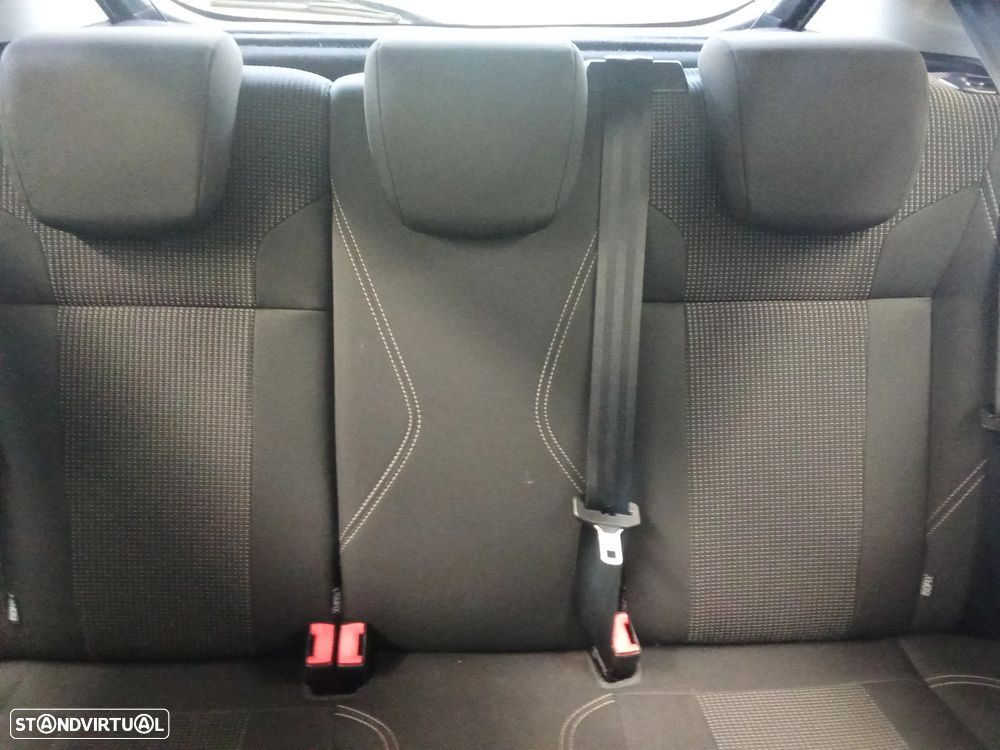 Ford Fiesta 1.0 EcoBoost Hybrid S&S TITANIUM - 13