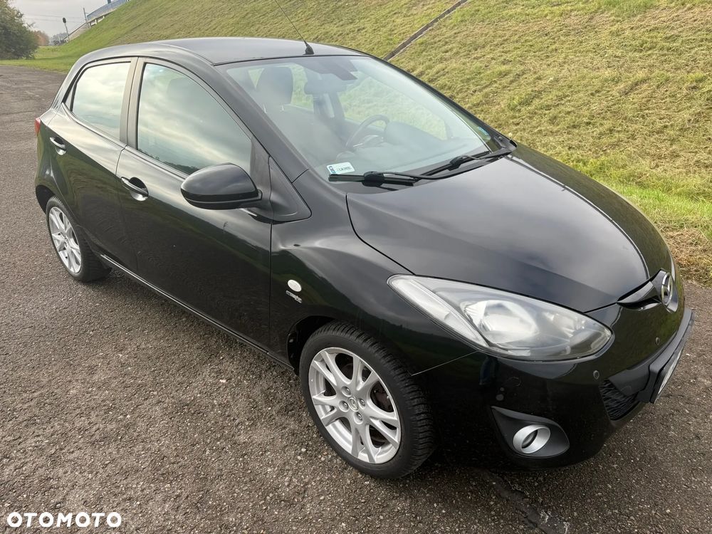 Mazda 2 2010 photo 2