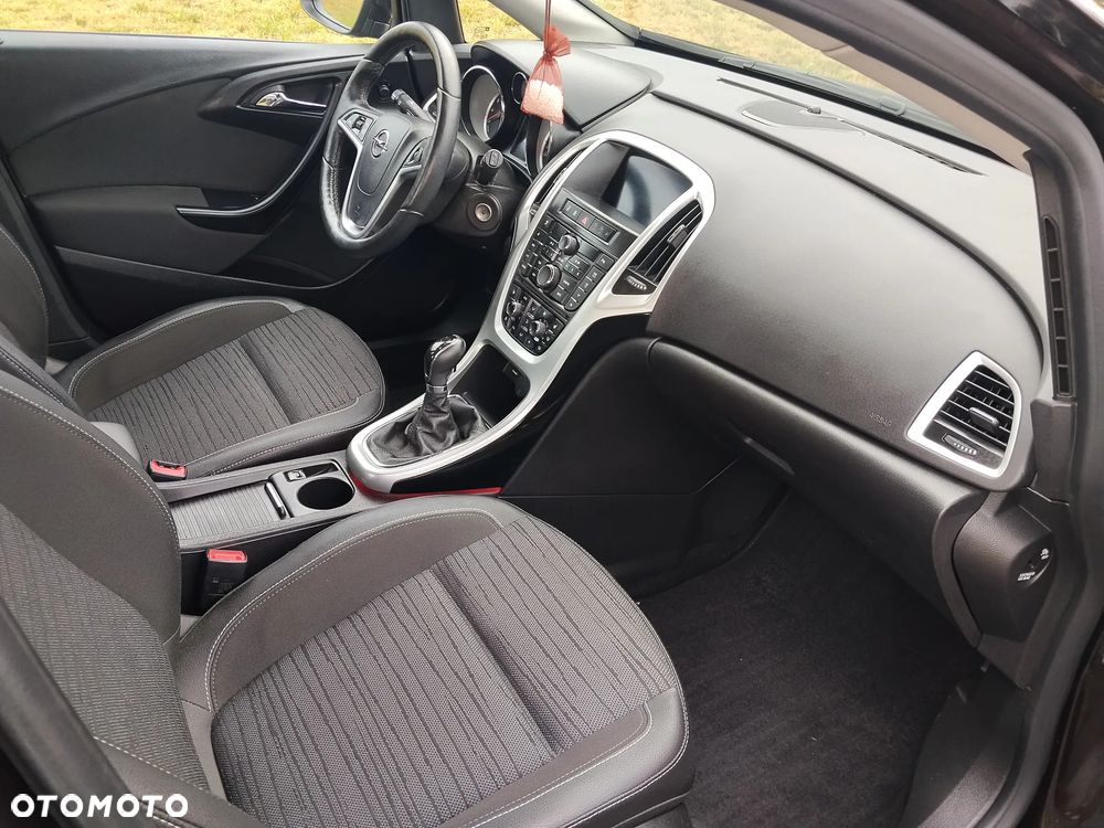 Opel Astra 1.4 T Cosmo - 27