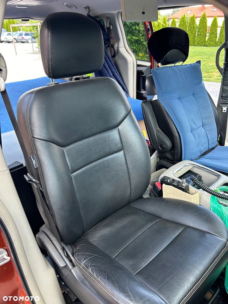 Dodge Grand Caravan - 15