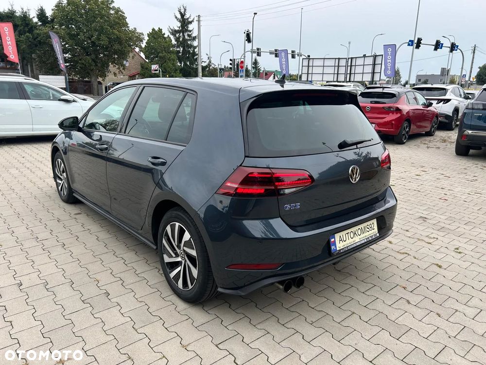 Volkswagen Golf - 12
