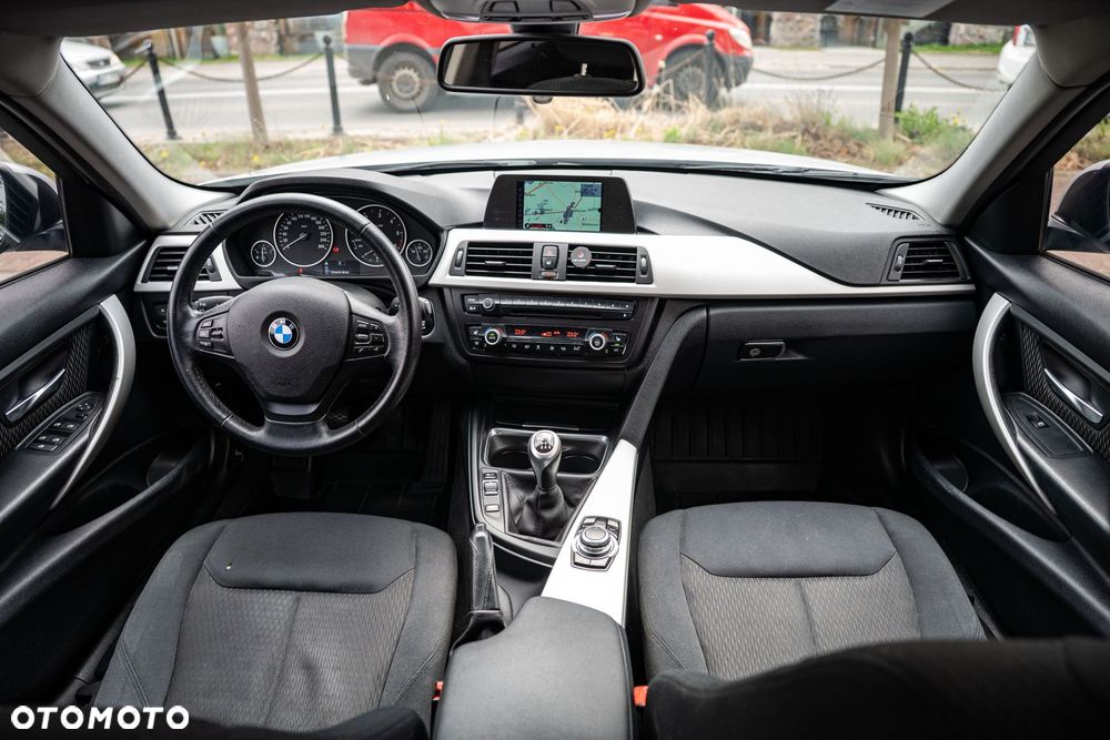BMW Seria 3 318d DPF - 23