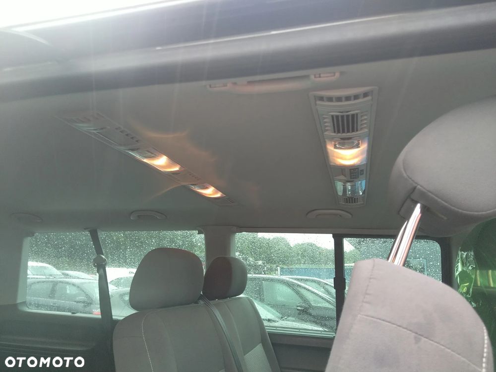 Volkswagen Caravelle - 4