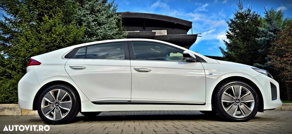 Hyundai IONIQ 1.6 GDI Premium - 28
