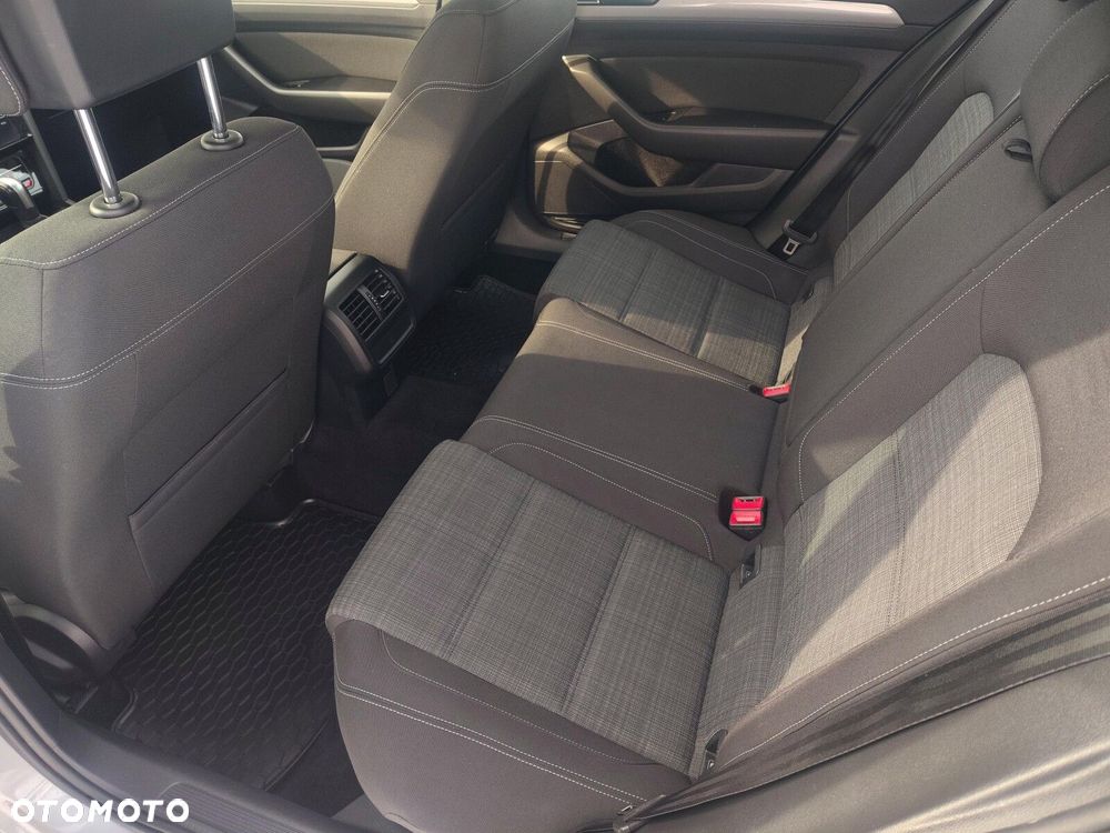 Volkswagen Passat Variant 1.5 TSI EVO Business DSG - 29