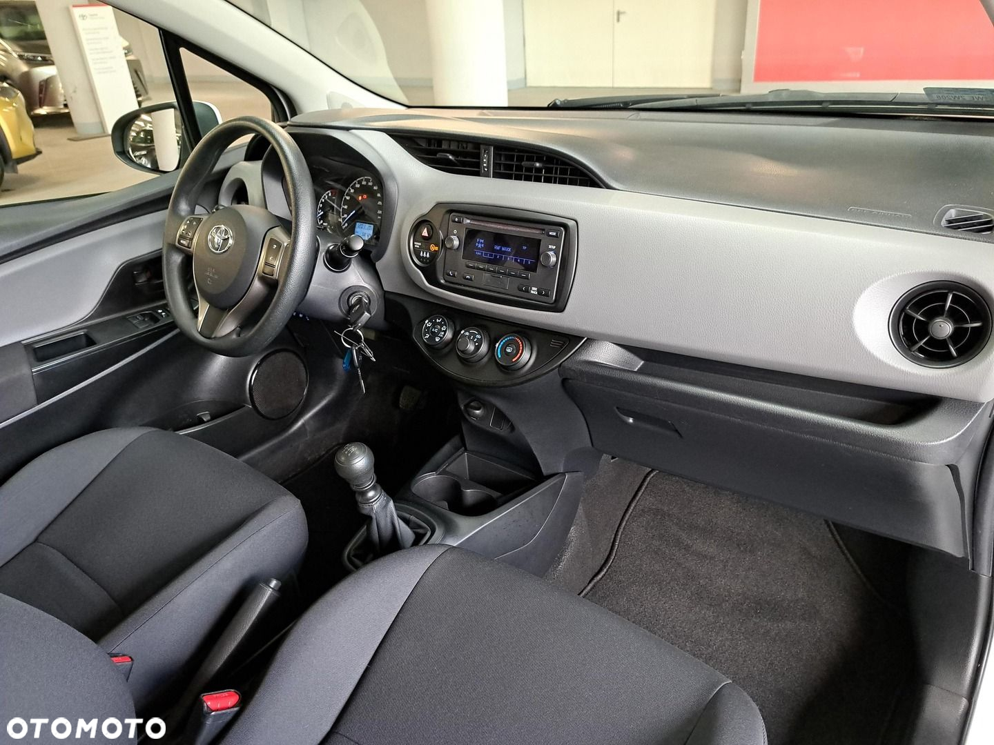 Toyota Yaris - 16