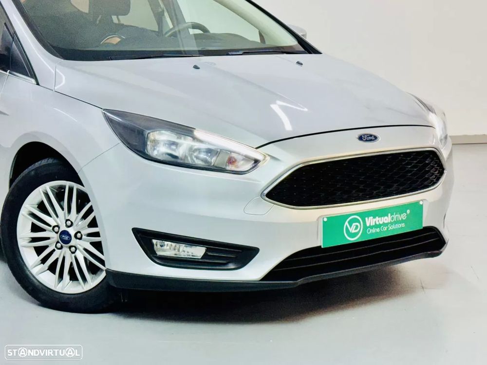 Ford Focus 1.0 EcoBoost S&S ACTIVE X - 4