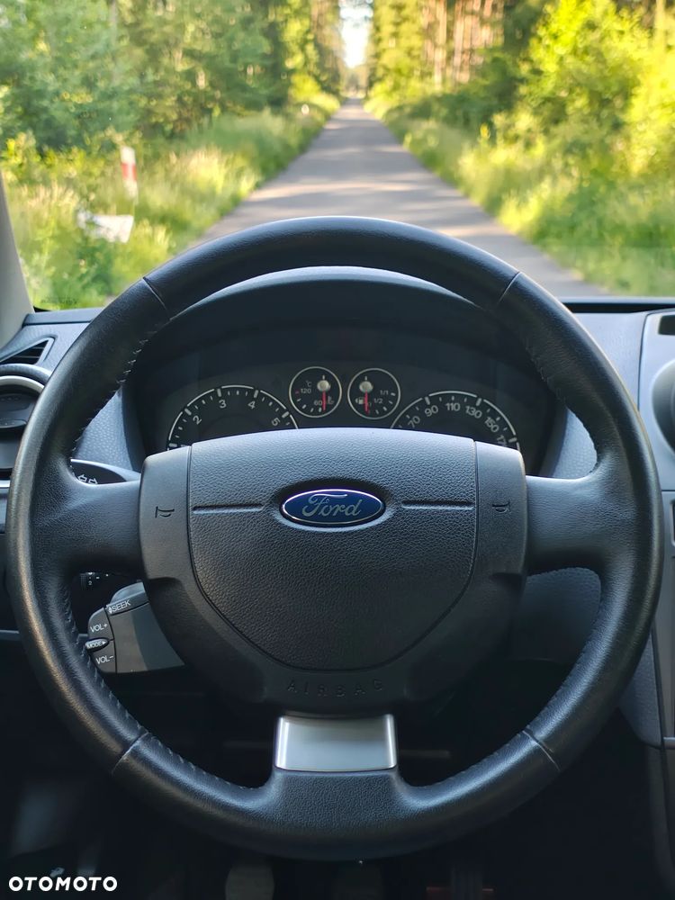 Ford Fiesta - 27
