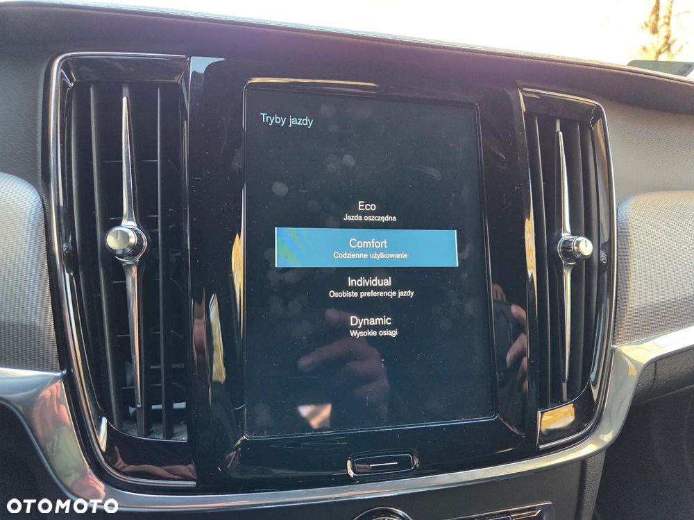 Volvo V90 D4 SCR AWD R-Design - 13