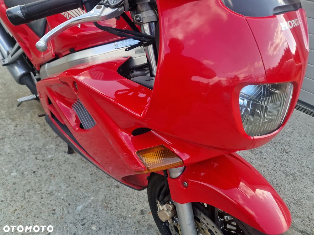 Honda VFR - 12