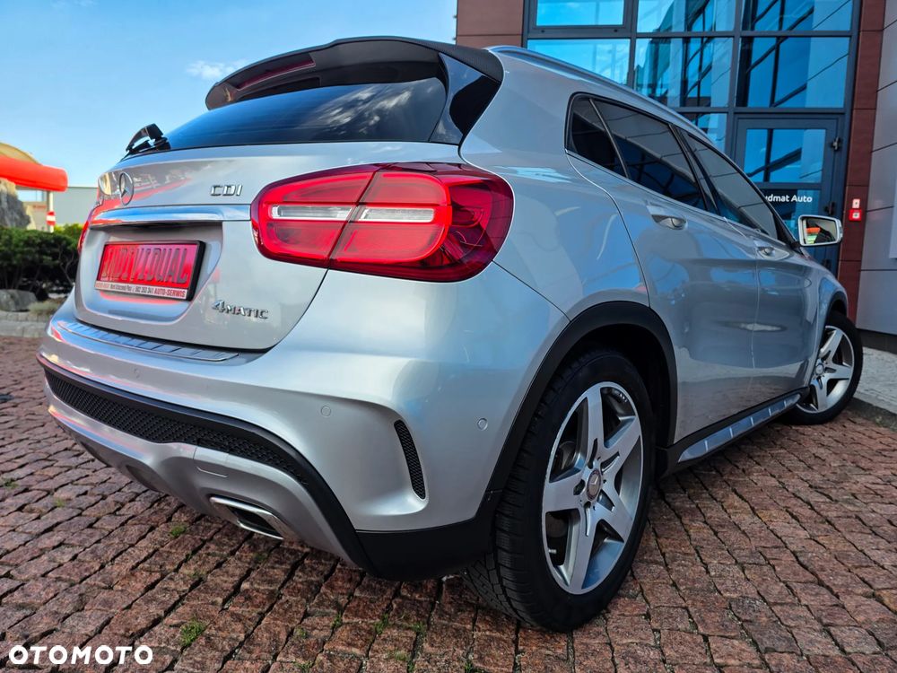 Mercedes-Benz GLA 220 CDI 4Matic 7G-DCT AMG Line - 14